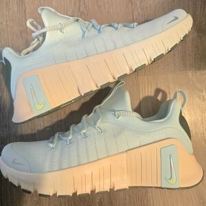 NEW Nike Free Metcon 6 Premium Glacier Blue Silver Women's 10 HV5228-474 NWOB